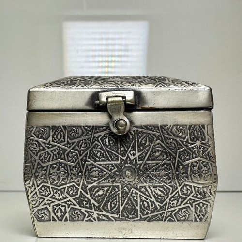 Metal Jewelry Box with Ornate Oriental Reliefs like new