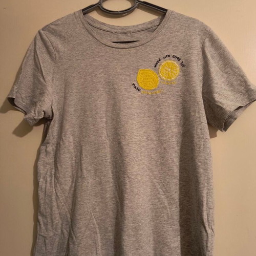 Women's grey t-shirt used, medium size