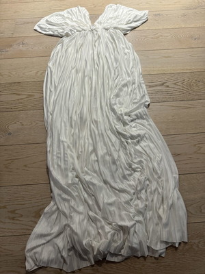 Brigitte Boutique long satin dress one size like new, white