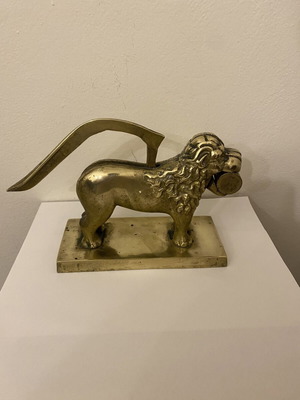 Μπρούτζινος διακοσμητικός καρυοθραύστης μεταχειρισμένος, 1930, λιοντάρι