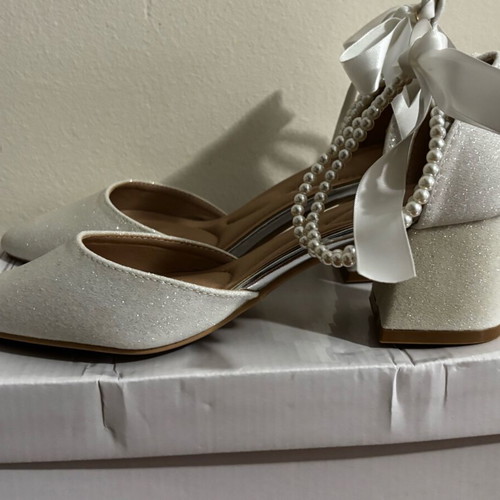 White pumps size 37 new