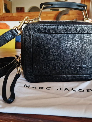 Marc Jacobs μαύρη Mini The Tectured Box τσάντα χιαστί σαν καινούργια