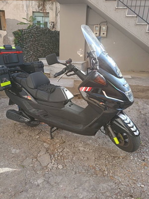 Yamaha Majesty 250 scooter used, automatic, 248 cc, 1997