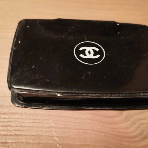 Chanel compact powder with sponge like new