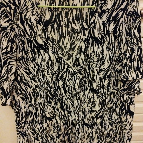 Canda shirt XL like new, white black with V