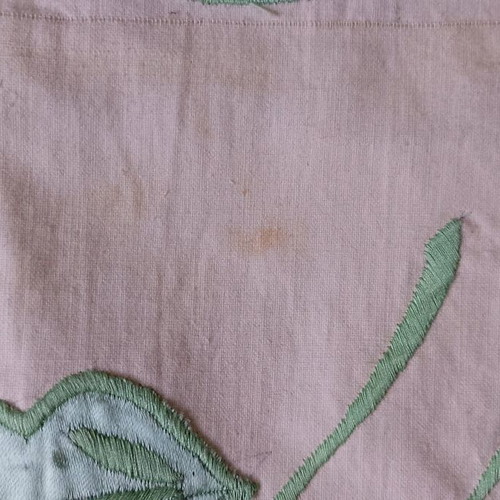 Bed sheet with green satin appliqué like new, 4 pillowcases