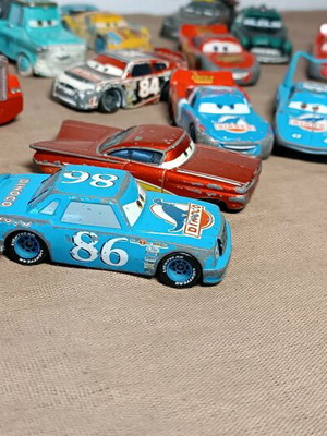 Αυτοκινητάκια Car Disney πακέτο 4 με στραβές ρόδες