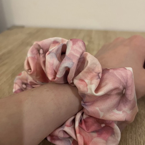 Scrunchie pink floral like new