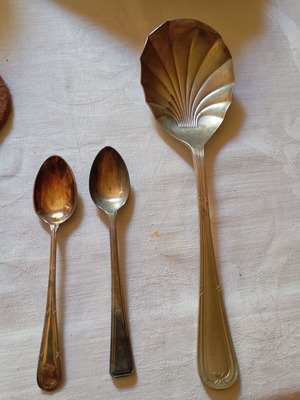 Vintage teaspoons and serving spoon like new, set of 3