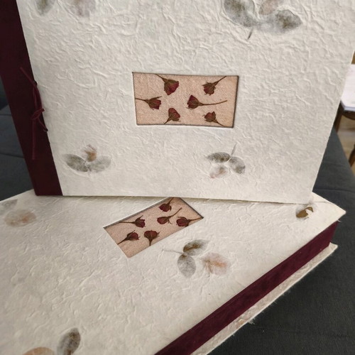 Photo album with rice paper new, 30 pages with box and vinyl photo corners