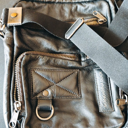 Mandarina Duck leather crossbody bag black like new