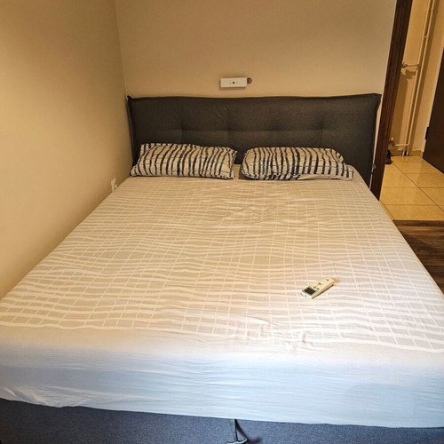 Entos Grace double bed with CORE mattress, like new