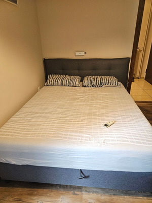 Entos Grace double bed with CORE mattress, like new