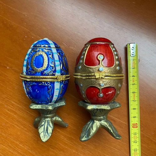 Decorative eggs new with base 12cm