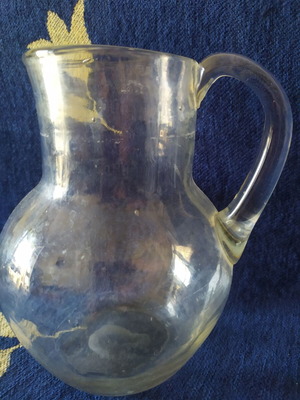 Vintage large glass pitcher 2.5 ml like new