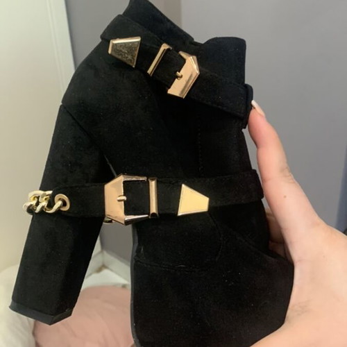 Suede ankle boots size 39 like new with gold details