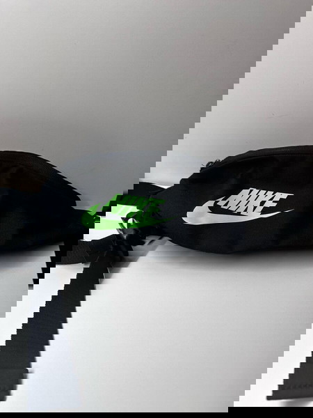 νέα μειωμένη τιμή nike τσαντακι μεσης τυπου μπανανα σαν καινουργιο
