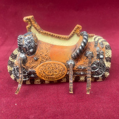 Decorative card holder saddle-shaped new