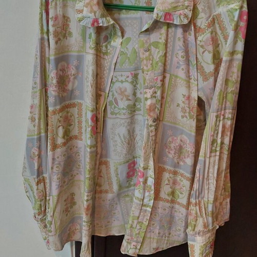 Women's shirts like new, size XL 42 14