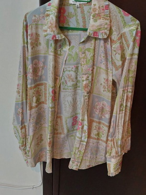 Women's shirts like new, size XL 42 14