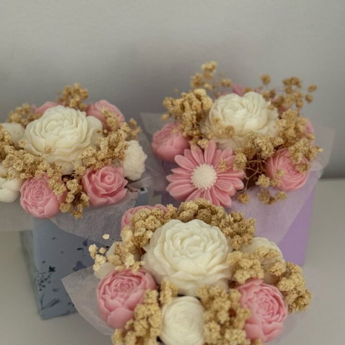 Wax Flower Bouquets new, 3 pieces with scent choice