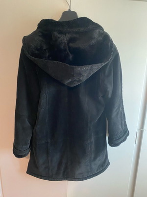 Julia Bergovich coat used, size 40, black