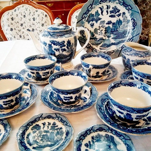 Blue Willow Tea Set 20 Pieces from Belgium