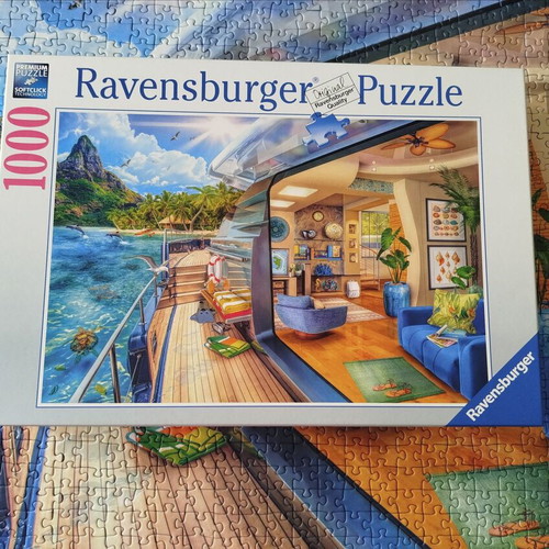 Ravensburger puzzle 1000 pieces like new, tropical paradise