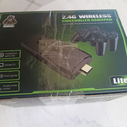 Console with two controllers, 10000 games, HDMI 4K