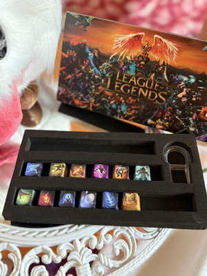 League of Legends λούτρινο Poro και Spell keycaps συλλεκτικό σετ σαν καινούργιο