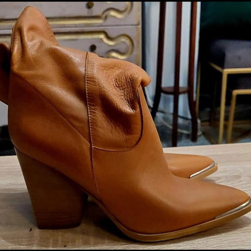 Sante brown ankle boots new and unworn, size 41