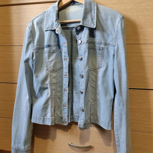 Toi & Moi denim jacket like new, fitted, light color, size L