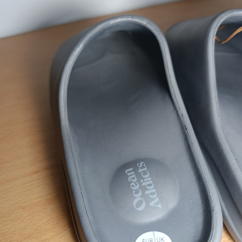 Ocean Addicts unisex slides, grey
