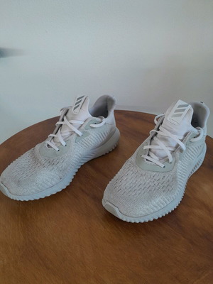 Adidas Alphabounce Shoes No 44 used with minor wear