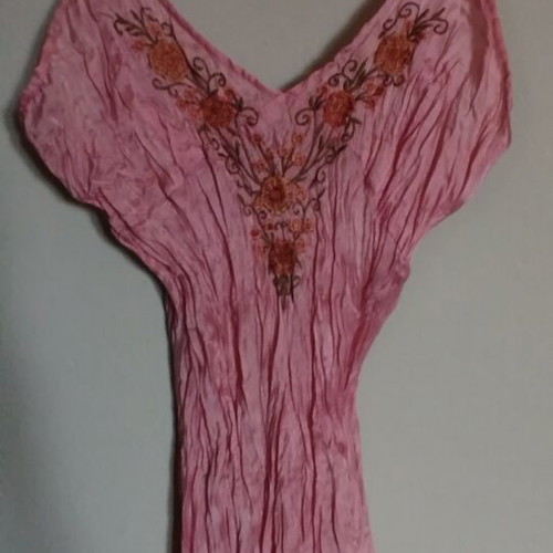 Silk camisole with embroidery and crinkle texture, pink, size M, like new