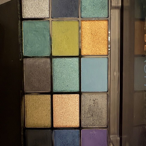 Eyeshadow and contouring palettes used, set of five, Nyx, Revolution, Seventeen, USHAS