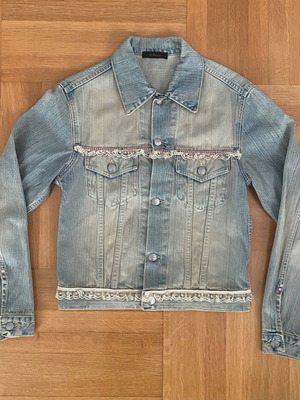 Women’s denim jacket like new, blue with beads and lace, size M
