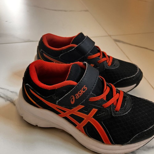 Asics kids shoes size 30 like new, black sports