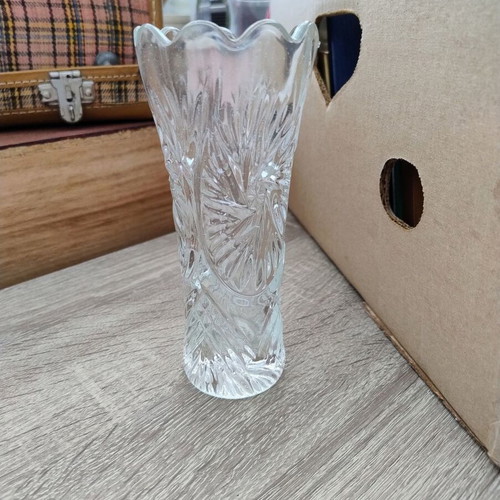Vase flower holder like new, height 16.5 cm