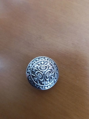 Metal button size euro like new