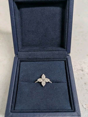 Louis Vuitton Color Blossom Star women's ring white gold 18k and diamonds new