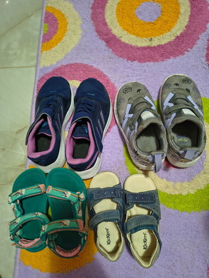 Girls' shoes used, various sizes and styles