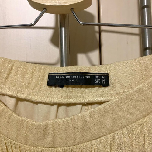 Zara skirt gold like new, tulle with lining, size M