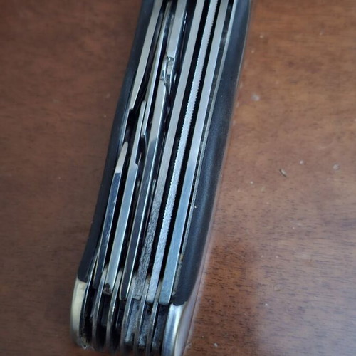 Multitool pocket knife like new with fabric belt pouch