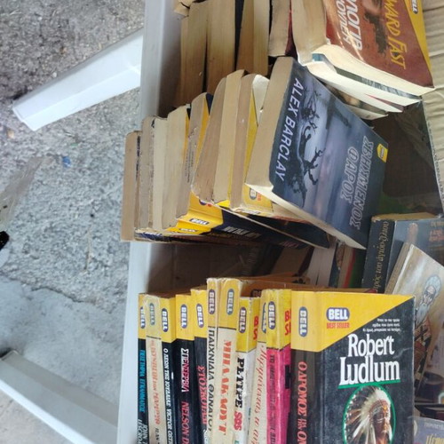 Bell paperback books, set of 45