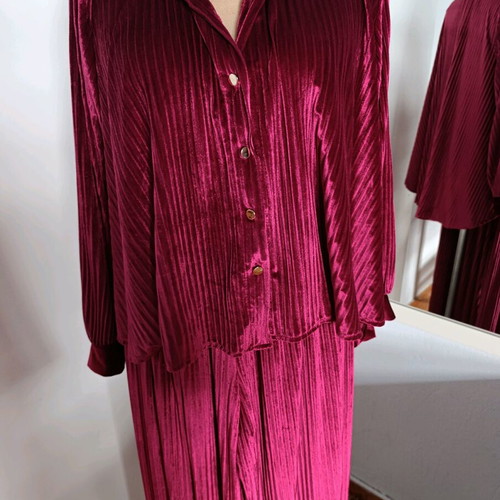 Women's Lurex Pleated Set like new, red, Zeta Otto Studio