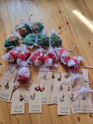 Christmas charms and scrunchies pack with 20 charms and 13 scrunchies