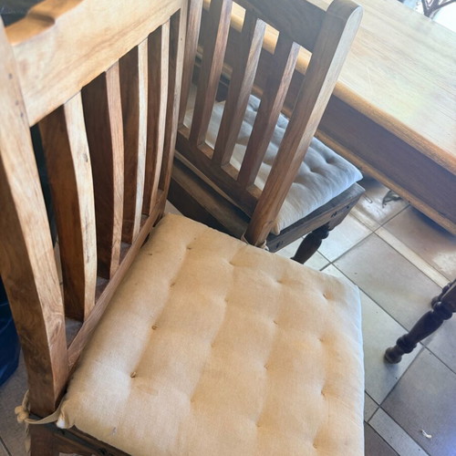 Dining set used with 4 chairs