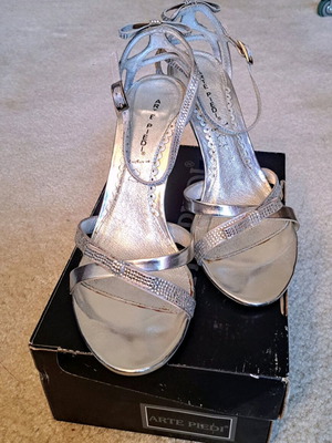 Silver Arte Piedi sandal size 38 like new