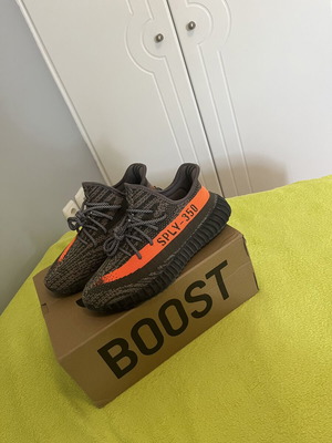 Adidas Yeezy Boost 350 V2 Carbon Beluga new, size 41.5